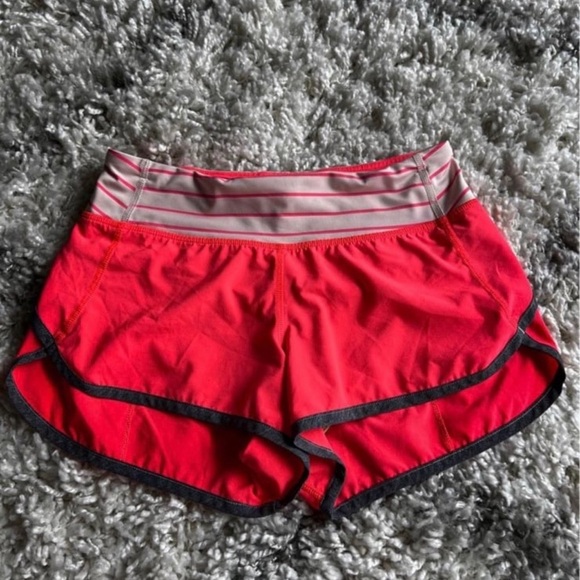 Lululemon Speed Short *4-way Stretch 2.5" Electric Coral / Quiet Stripe Butter - Picture 1 of 3